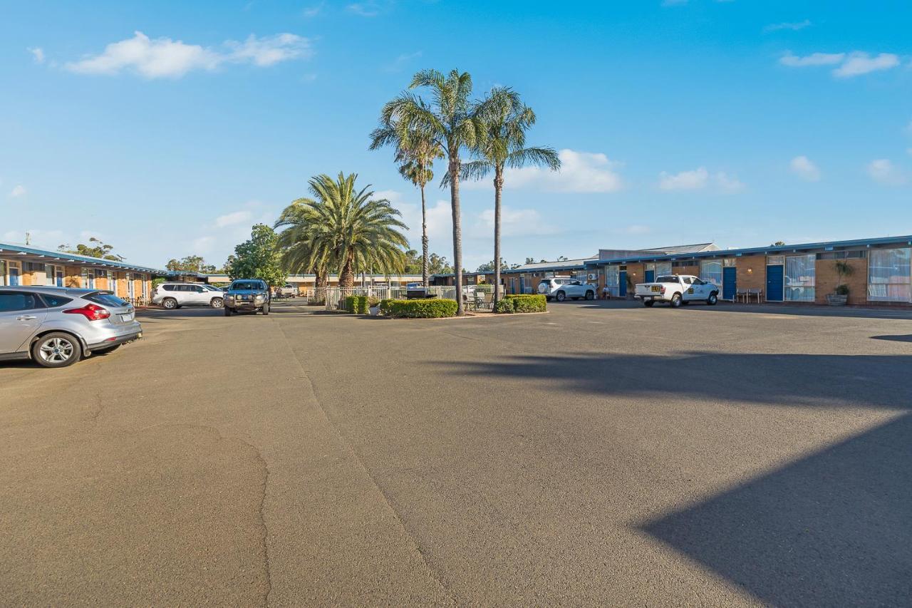 Plainsman Motel Forbes Exterior photo