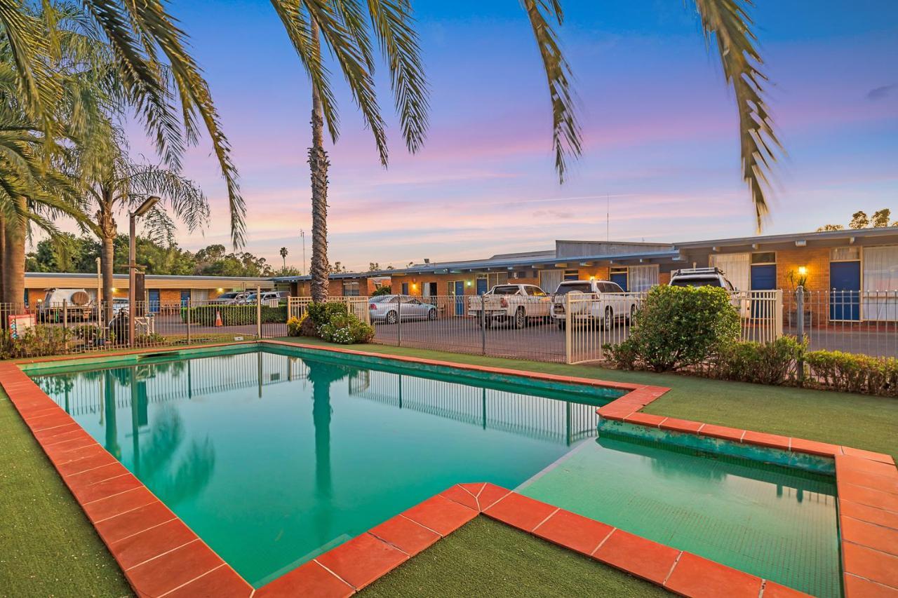 Plainsman Motel Forbes Exterior photo